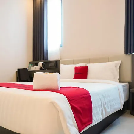 RedDoorz Plus @ Terban Residence-3
