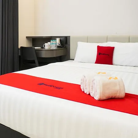 RedDoorz Plus @ Terban Residence-2